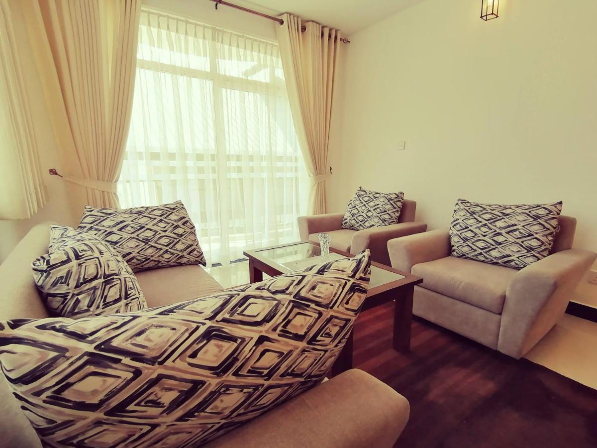 Moon Plains Luxury Apartments نوفارا إيلِيا المظهر الخارجي الصورة